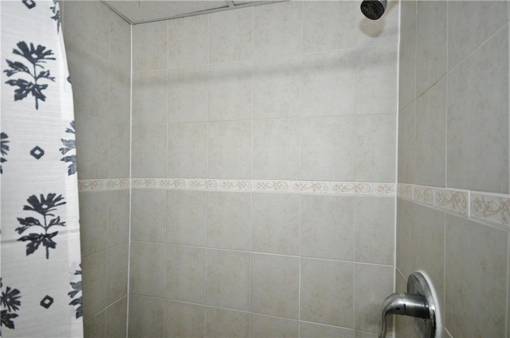 1714 Hollyrood Road Pittsburgh, PA 15227 - Photo 23 of 27 Gallery Image 23