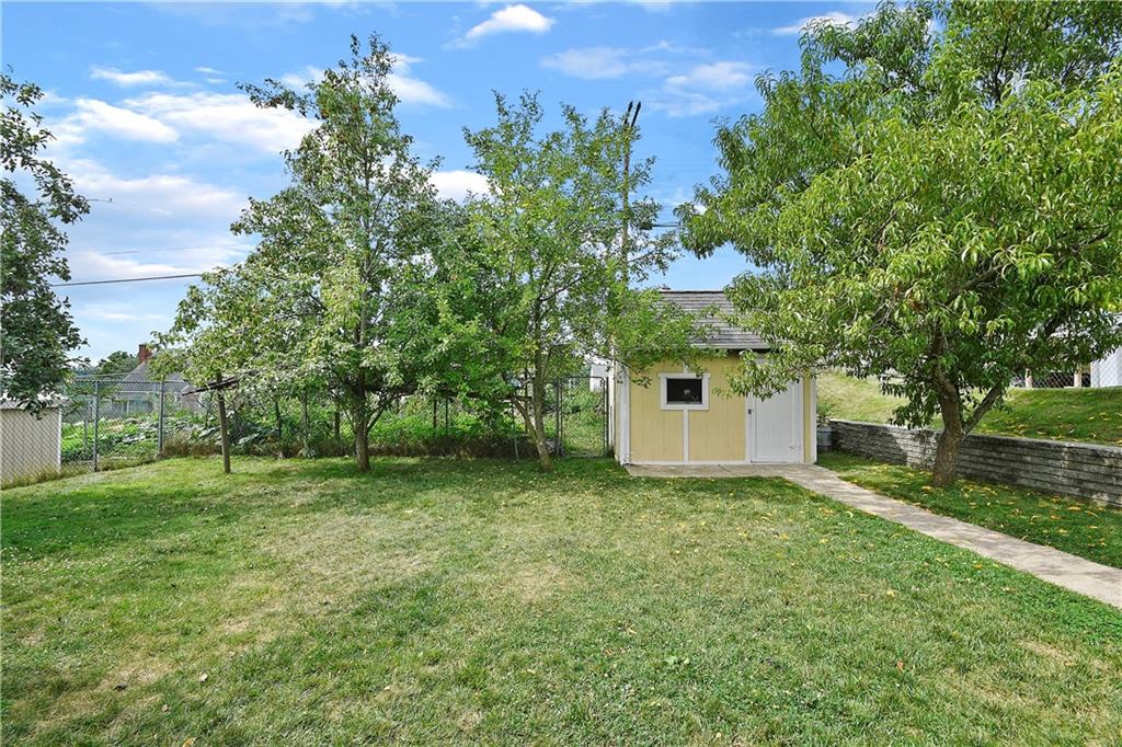 1714 Hollyrood Road Pittsburgh, PA 15227 - Photo 25 of 27 Gallery Image 25
