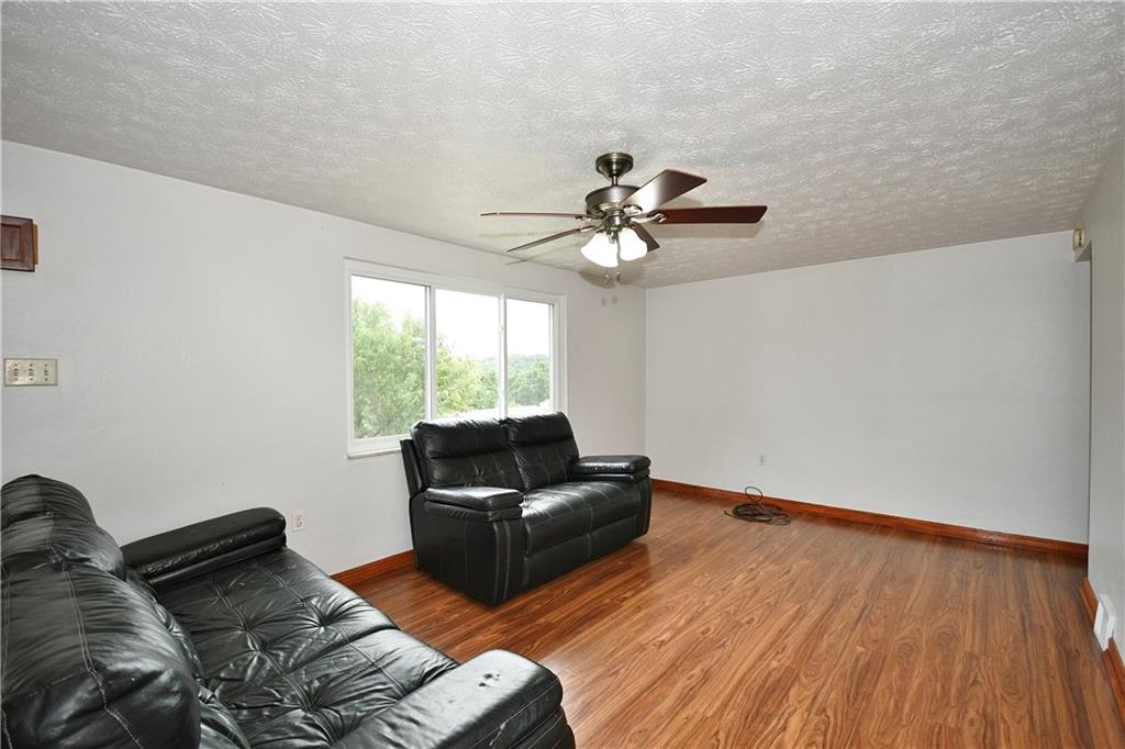 1714 Hollyrood Road Pittsburgh, PA 15227 - Photo 8 of 27 Gallery Image 8