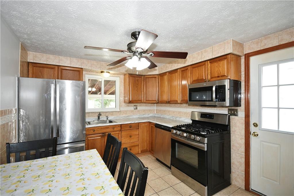 1714 Hollyrood Road Pittsburgh, PA 15227 - Photo 9 of 27 Gallery Image 9