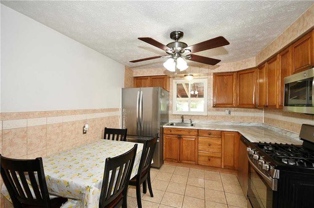 1714 Hollyrood Road Pittsburgh, PA 15227 - Photo 10 of 27 Gallery Image 10