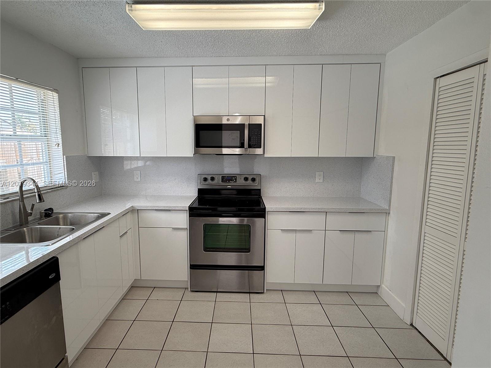 13495 Southwest 62nd Street Miami, FL 33183 - Photo 8 of 23