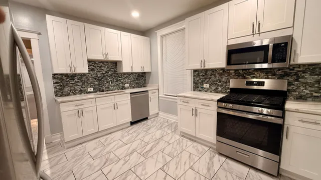 $1,400 | 6938 South Green Street, Unit 1, Chicago, IL 60621