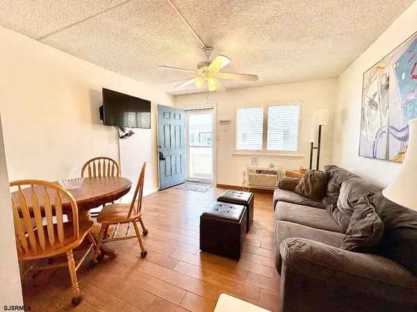 $298,000 | 921 Wesley Avenue, Unit A21, Ocean City, NJ 08226