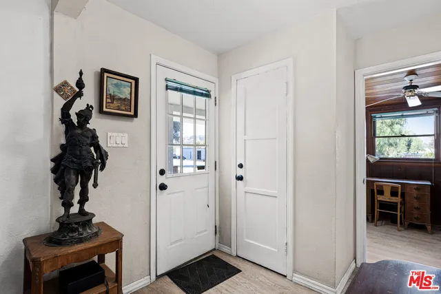 a view of livingroom with furniture and windows