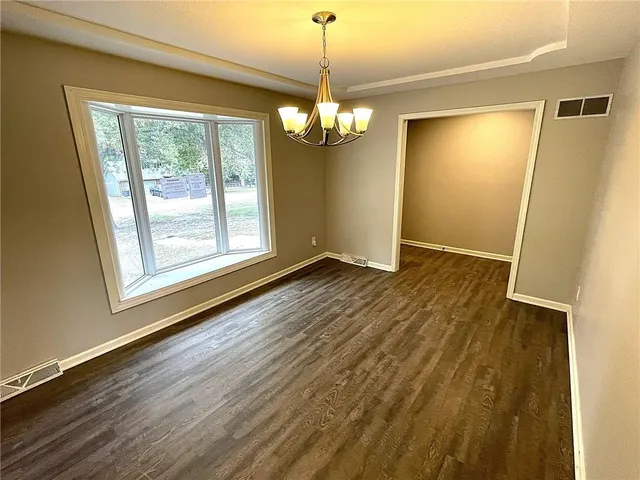 $289,900 | 361 Northeast 51st Road, Warrensburg, MO 64093