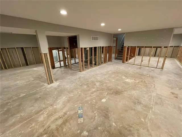 $289,900 | 361 Northeast 51st Road, Warrensburg, MO 64093