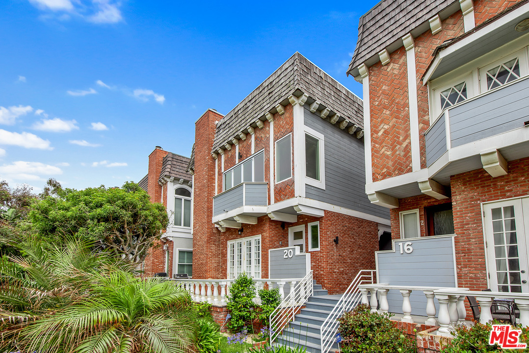 20 Ketch Street, Unit 2 Marina del Rey, CA 90292 - Photo 2 of 46