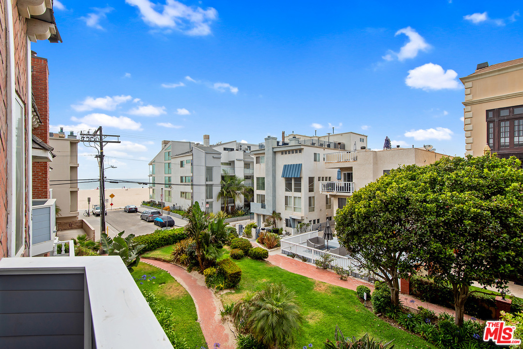 20 Ketch Street, Unit 2 Marina del Rey, CA 90292 - Photo 12 of 46