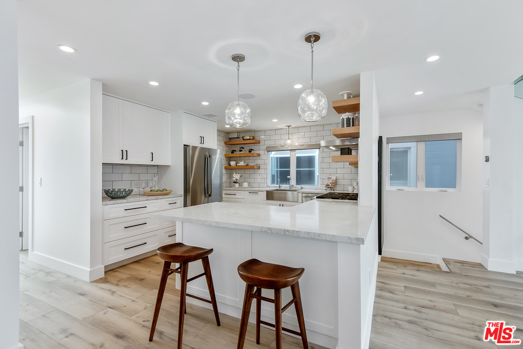 20 Ketch Street, Unit 2 Marina del Rey, CA 90292 - Photo 14 of 46