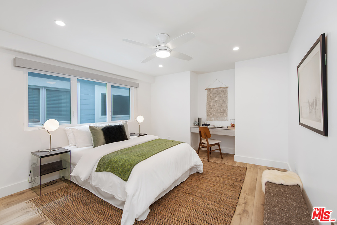 20 Ketch Street, Unit 2 Marina del Rey, CA 90292 - Photo 20 of 46