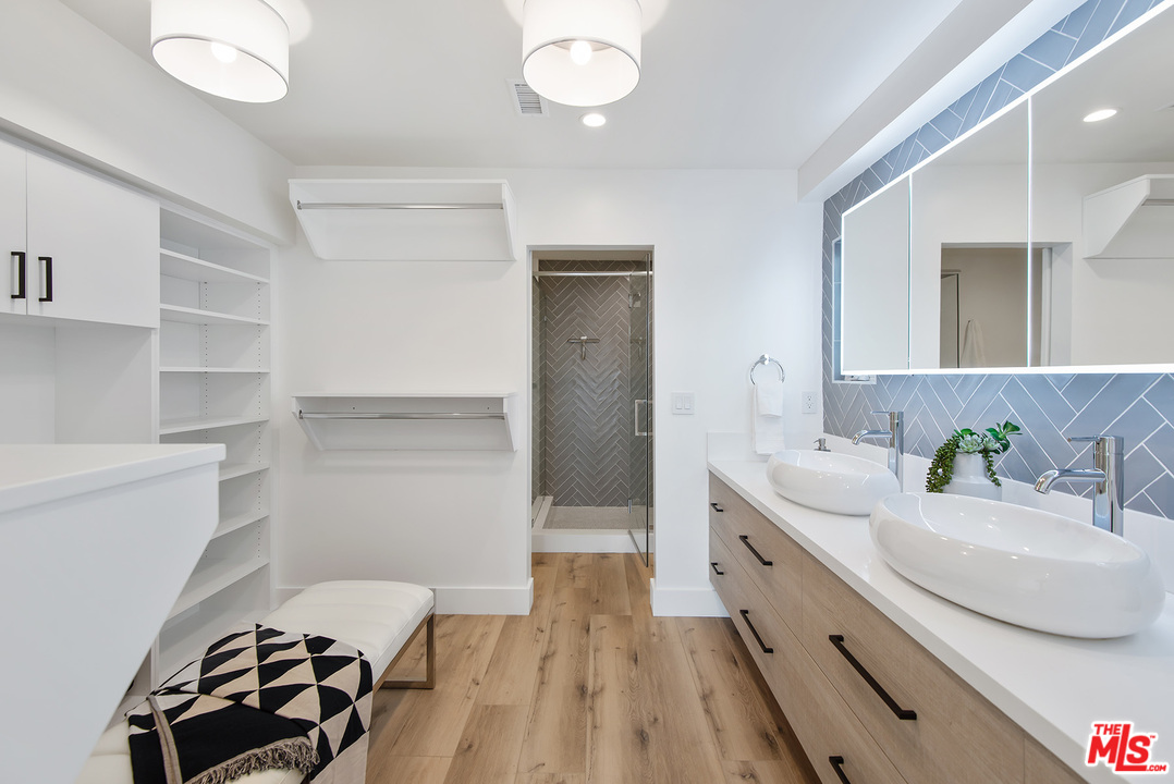 20 Ketch Street, Unit 2 Marina del Rey, CA 90292 - Photo 27 of 46