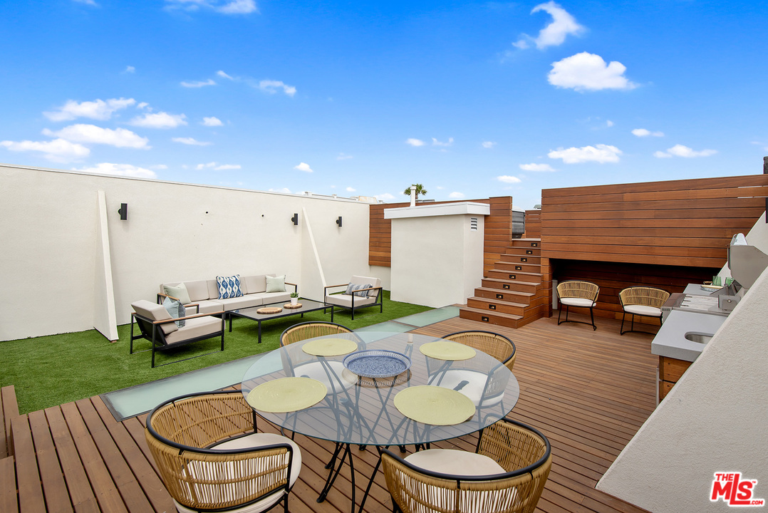 20 Ketch Street, Unit 2 Marina del Rey, CA 90292 - Photo 40 of 46