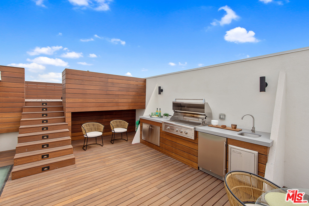 20 Ketch Street, Unit 2 Marina del Rey, CA 90292 - Photo 41 of 46