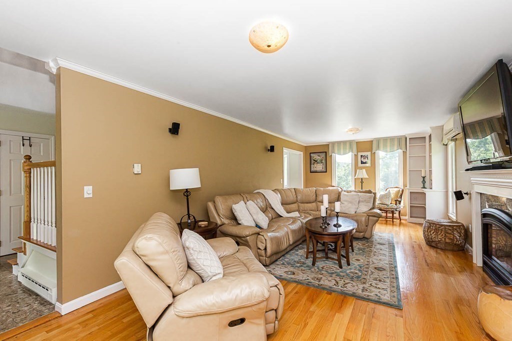 13 Burnham Road Wenham, MA 01984 - Photo 5 of 40 Gallery Image 5