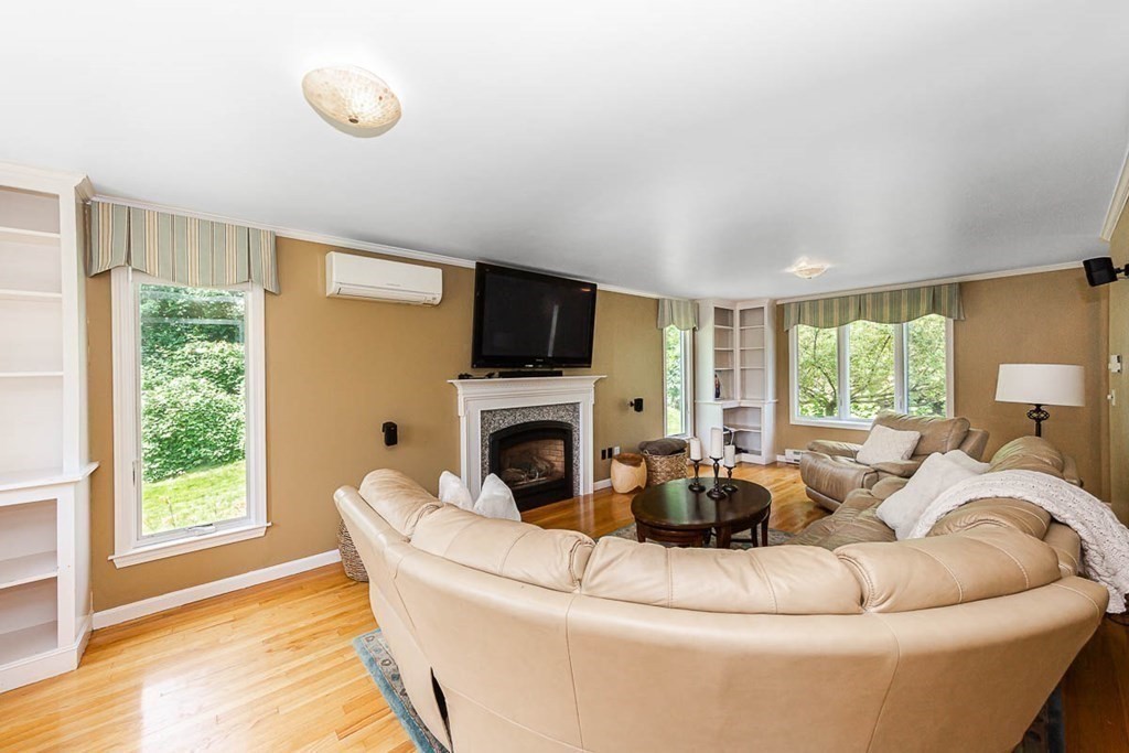 13 Burnham Road Wenham, MA 01984 - Photo 6 of 40 Gallery Image 6