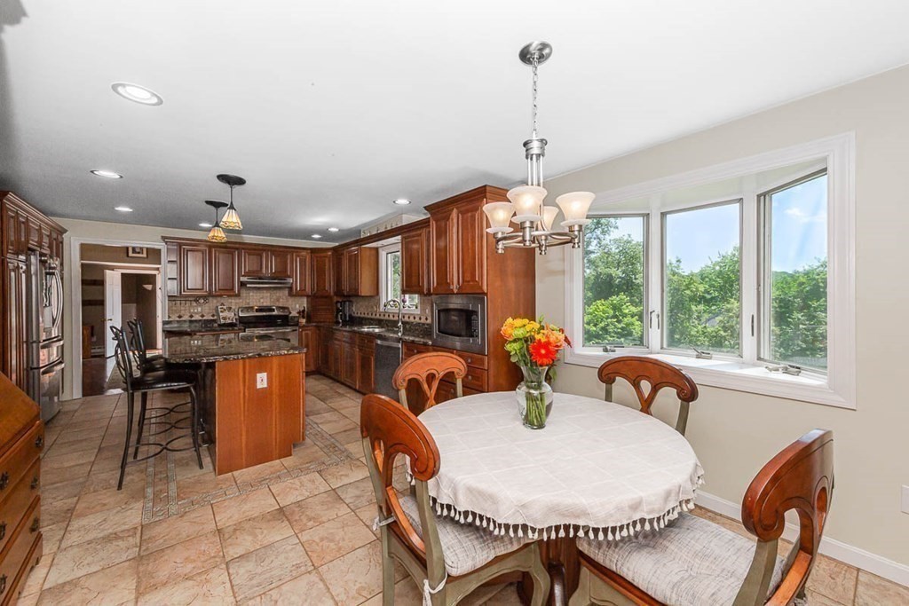 13 Burnham Road Wenham, MA 01984 - Photo 7 of 40 Gallery Image 7