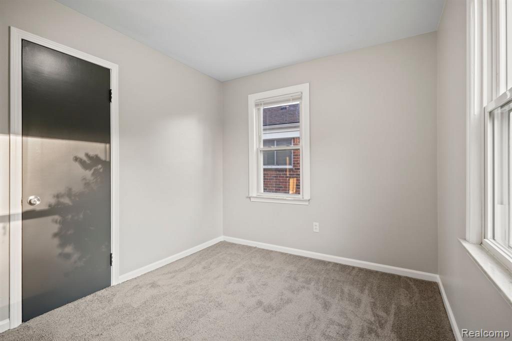 24924 Grove Avenue Eastpointe, MI 48021 - Photo 14 of 30 Gallery Image 14