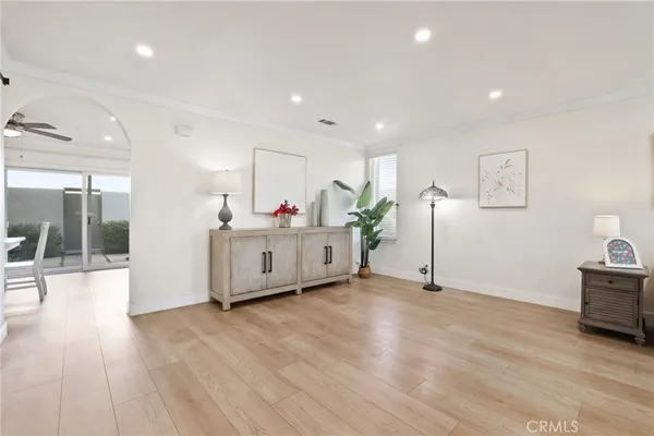$1,249,880 | 10 Goldenbush, Irvine, CA 92604