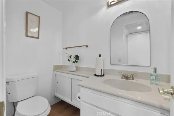 $1,249,880 | 10 Goldenbush, Irvine, CA 92604