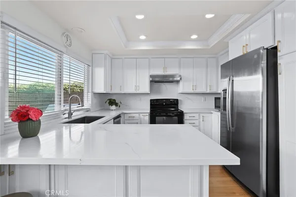 $1,249,880 | 10 Goldenbush, Irvine, CA 92604