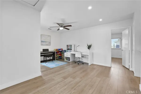$1,249,880 | 10 Goldenbush, Irvine, CA 92604