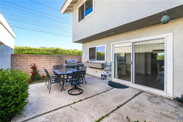 $1,249,880 | 10 Goldenbush, Irvine, CA 92604