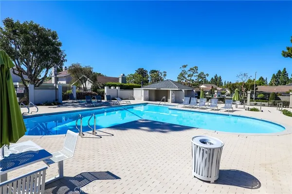 $1,249,880 | 10 Goldenbush, Irvine, CA 92604