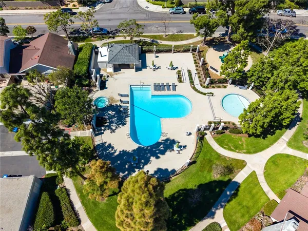 $1,249,880 | 10 Goldenbush, Irvine, CA 92604