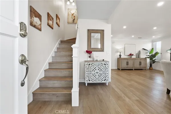 $1,249,880 | 10 Goldenbush, Irvine, CA 92604