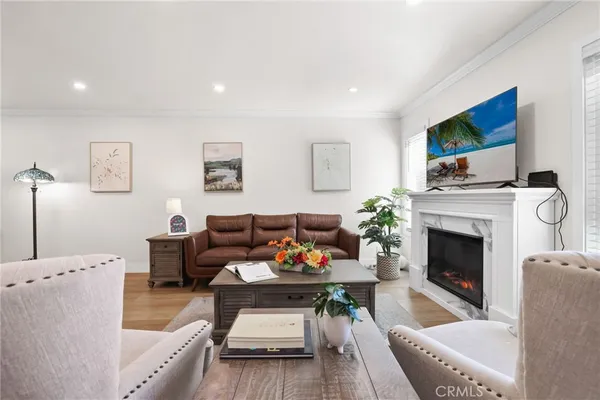 $1,249,880 | 10 Goldenbush, Irvine, CA 92604