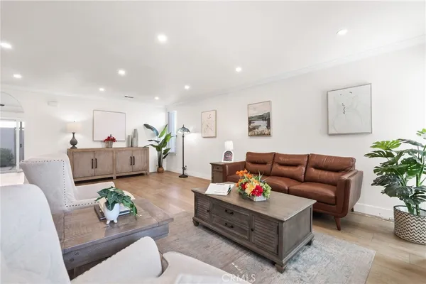 $1,249,880 | 10 Goldenbush, Irvine, CA 92604