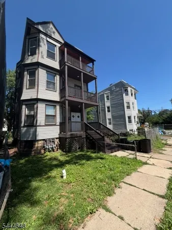 $2,500 | 217 North 15th Street, Unit 3, East Orange, NJ 07017