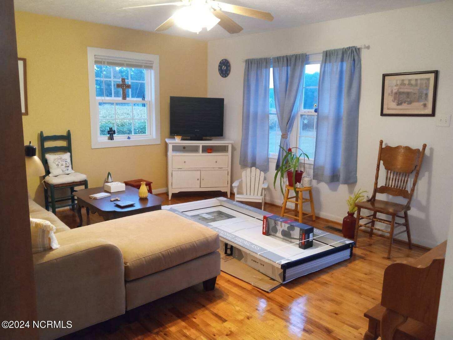 2470 Spruce Street Orrum, NC 28369 - Photo 4 of 14 Living Room