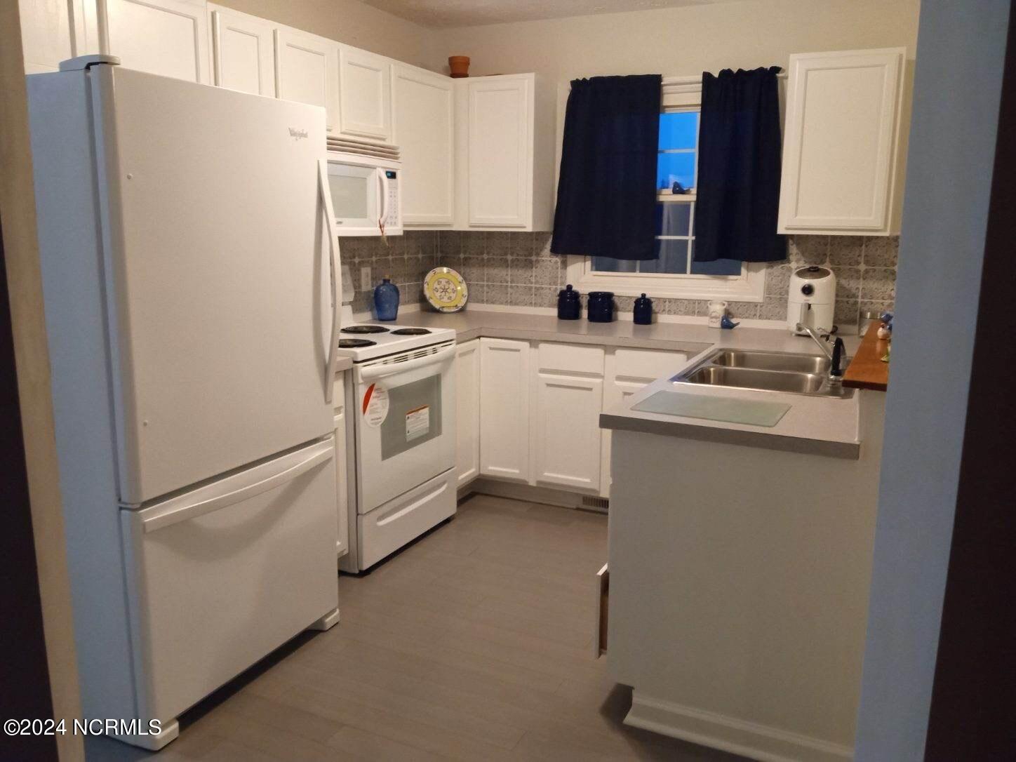 2470 Spruce Street Orrum, NC 28369 - Photo 5 of 14 Kitchen