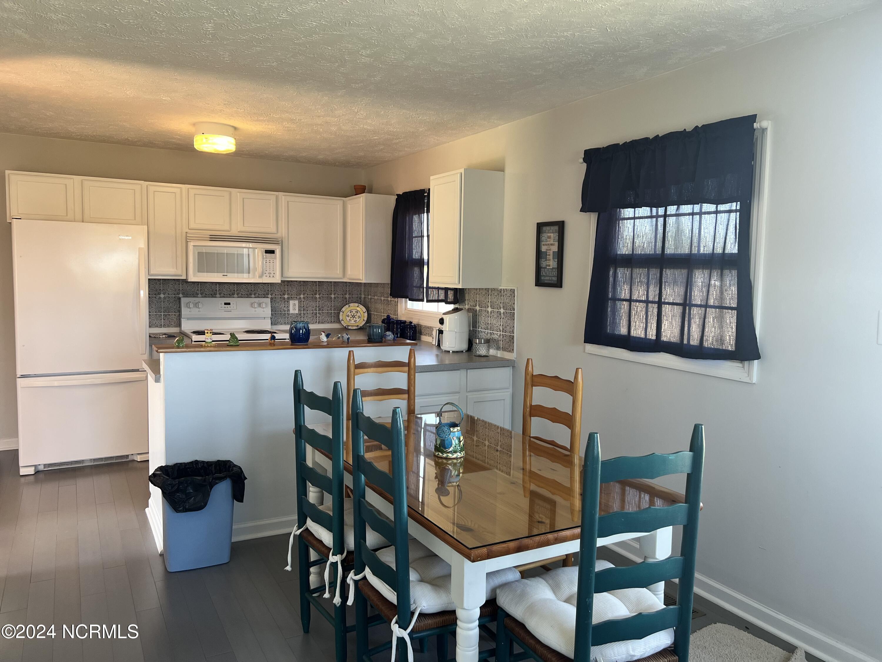 2470 Spruce Street Orrum, NC 28369 - Photo 6 of 14 Dining