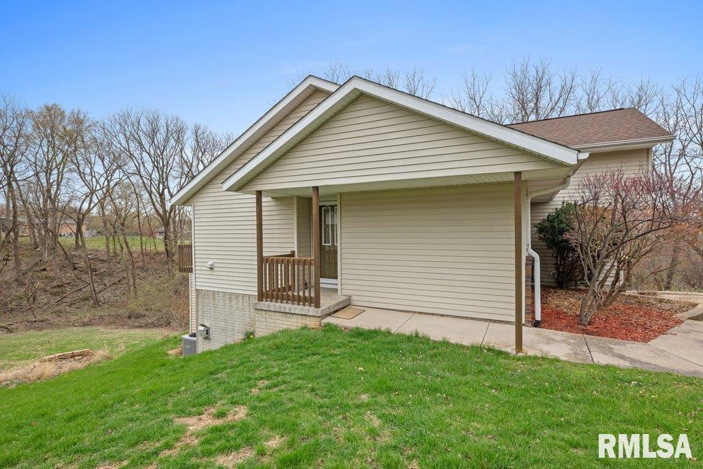 8504 Ridgewood Road, Unit 701 Rock Island, IL 61201 - Photo 3 of 35