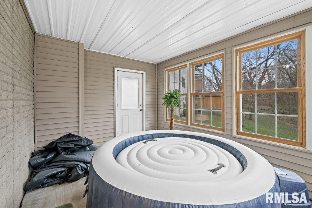 8504 Ridgewood Road, Unit 701 Rock Island, IL 61201 - Photo 34 of 35