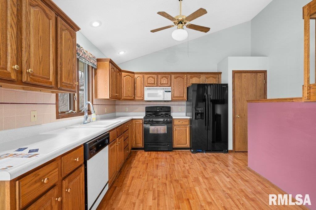8504 Ridgewood Road, Unit 701 Rock Island, IL 61201 - Photo 5 of 35
