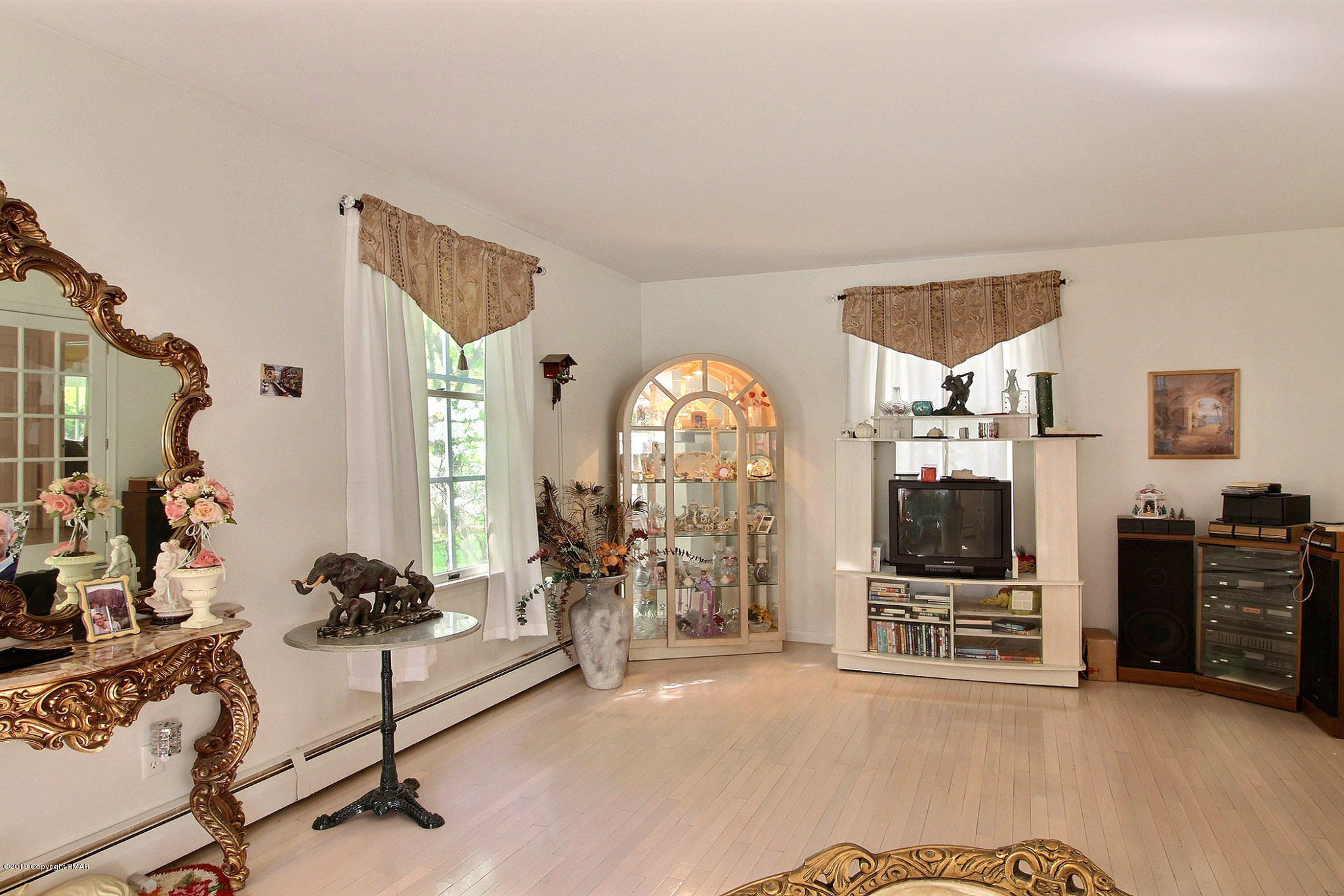 414 Norton Road Stroudsburg, PA 18360 - Photo 14 of 37 Formal Living Room