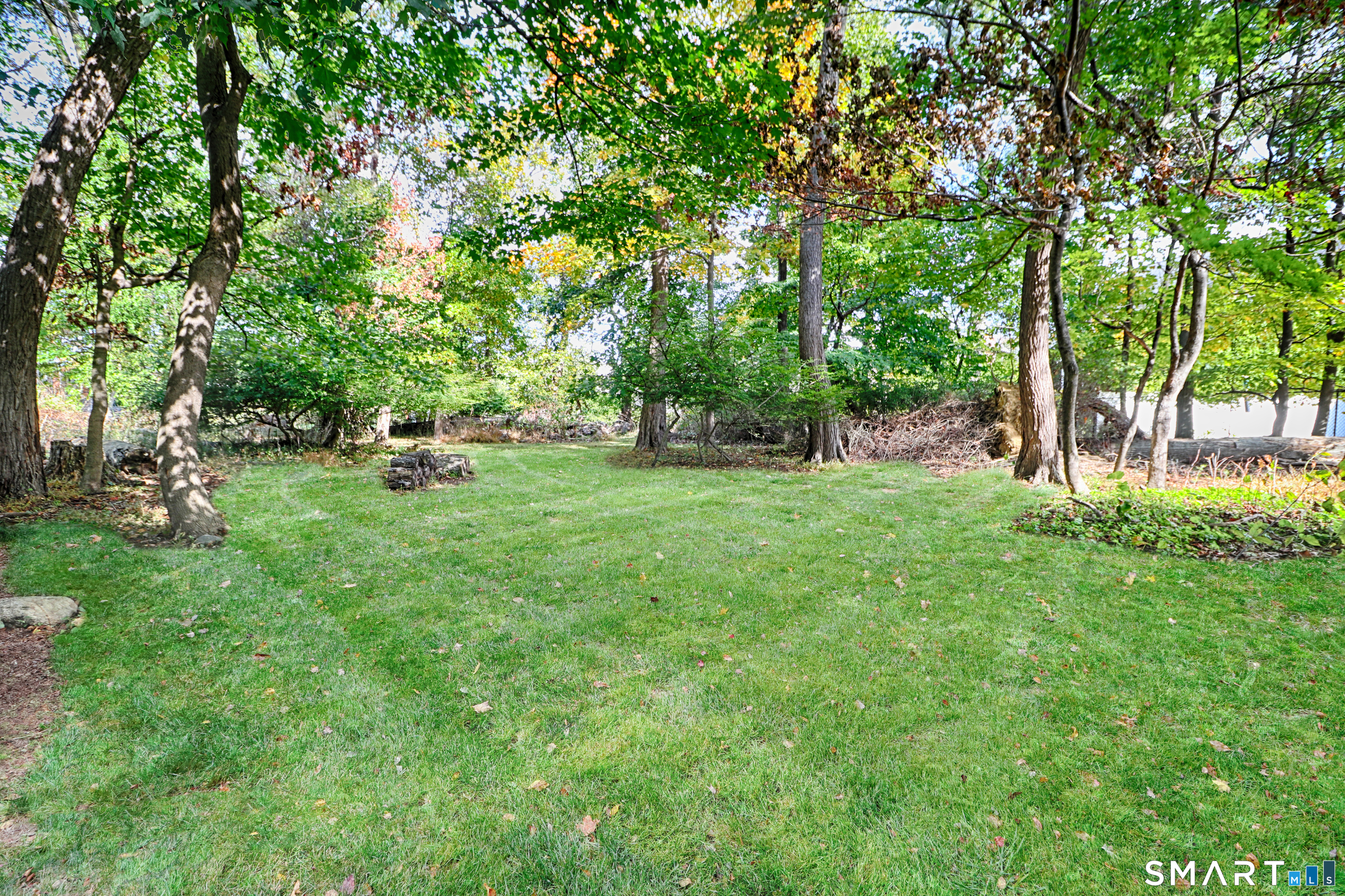 372 Rowland Road Fairfield, CT 06824 - Photo 20 of 37