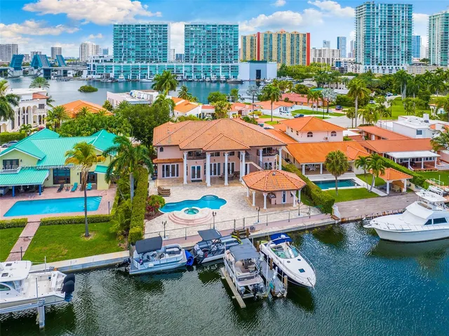 a picture of city view