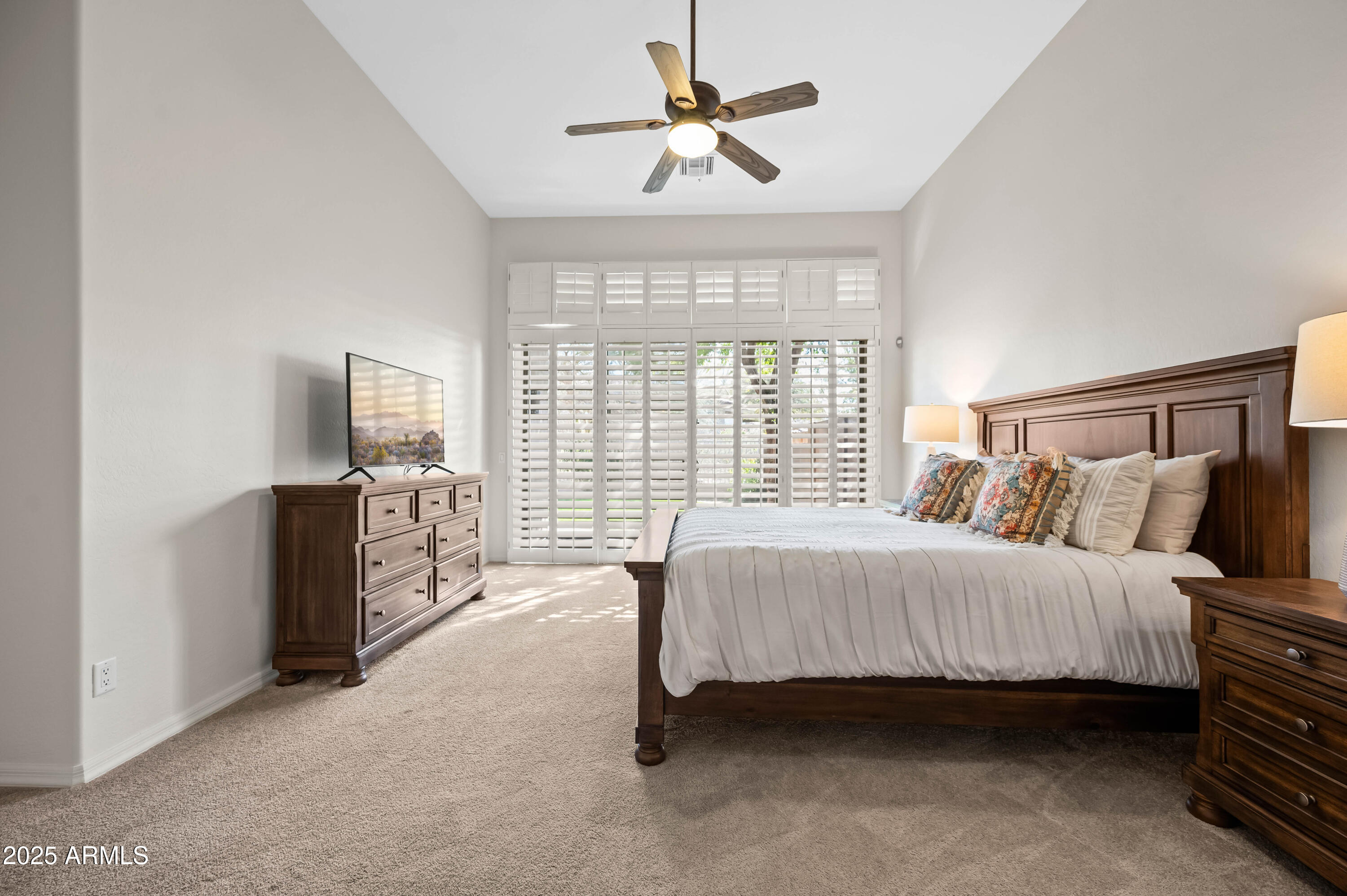 11479 East Beck Lane Scottsdale, AZ 85255 - Photo 26 of 107 11479 E Beck Lane Scottsdale 85255-53 tv