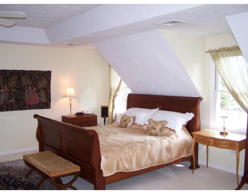 28 Falcon Ridge Drive Hopkinton, MA 01748 - Photo 19 of 27 Gallery Image 19