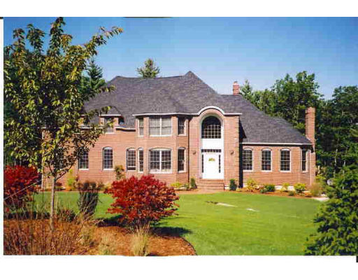 28 Falcon Ridge Drive Hopkinton, MA 01748 - Photo 2 of 27 Gallery Image 2