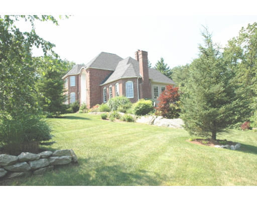 28 Falcon Ridge Drive Hopkinton, MA 01748 - Photo 3 of 27 Gallery Image 3
