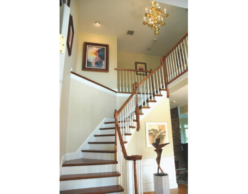 28 Falcon Ridge Drive Hopkinton, MA 01748 - Photo 7 of 27 Gallery Image 7