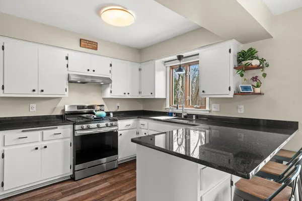 $569,900 | 8710 West Hawthorne Lane, Franklin, WI 53132