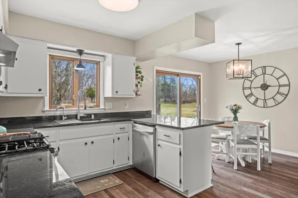 $569,900 | 8710 West Hawthorne Lane, Franklin, WI 53132