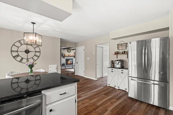$569,900 | 8710 West Hawthorne Lane, Franklin, WI 53132